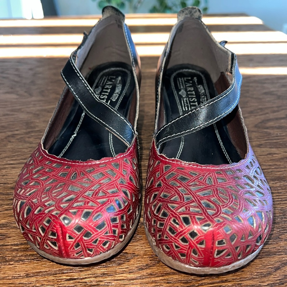 Super cute and comfy,  cut out leather (looks like lace) Spring Step L’Artiste-